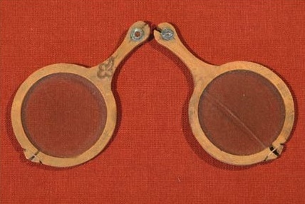 nejstarší nalezené brýle