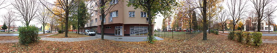 Showroom - zvonku