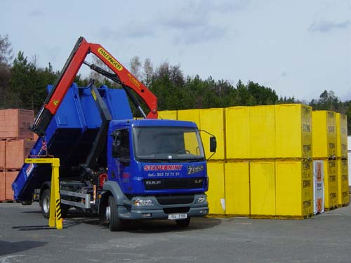 DAF auto s rukou